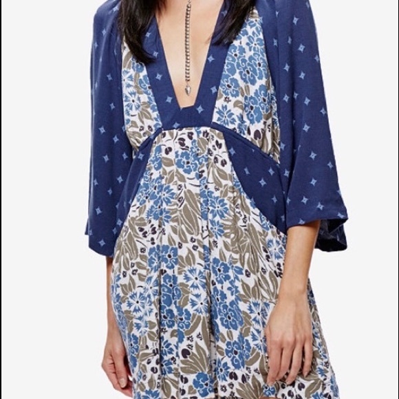 Free People Deep V neck dress with pockets - Picture 1 of 2